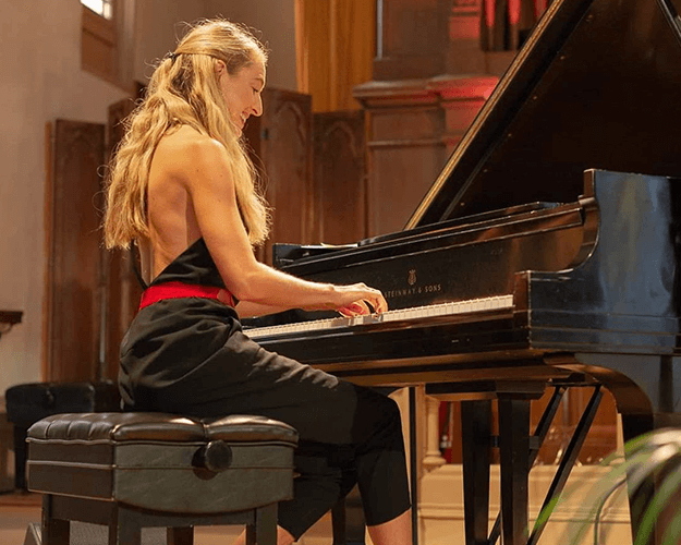 Sophie performs a line-up of repertoire by female composers at The Old Church in Portland.